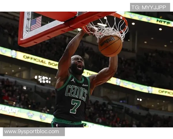 杰伦布朗称赞球队篮板保护表现出色为胜利奠定基础